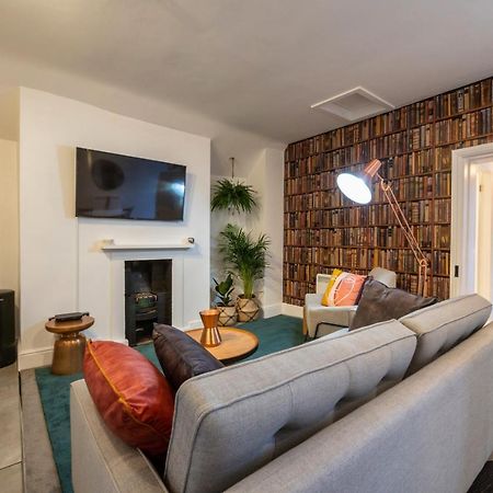 Contemporary Apartment On The Historic Rows Честер Екстер'єр фото