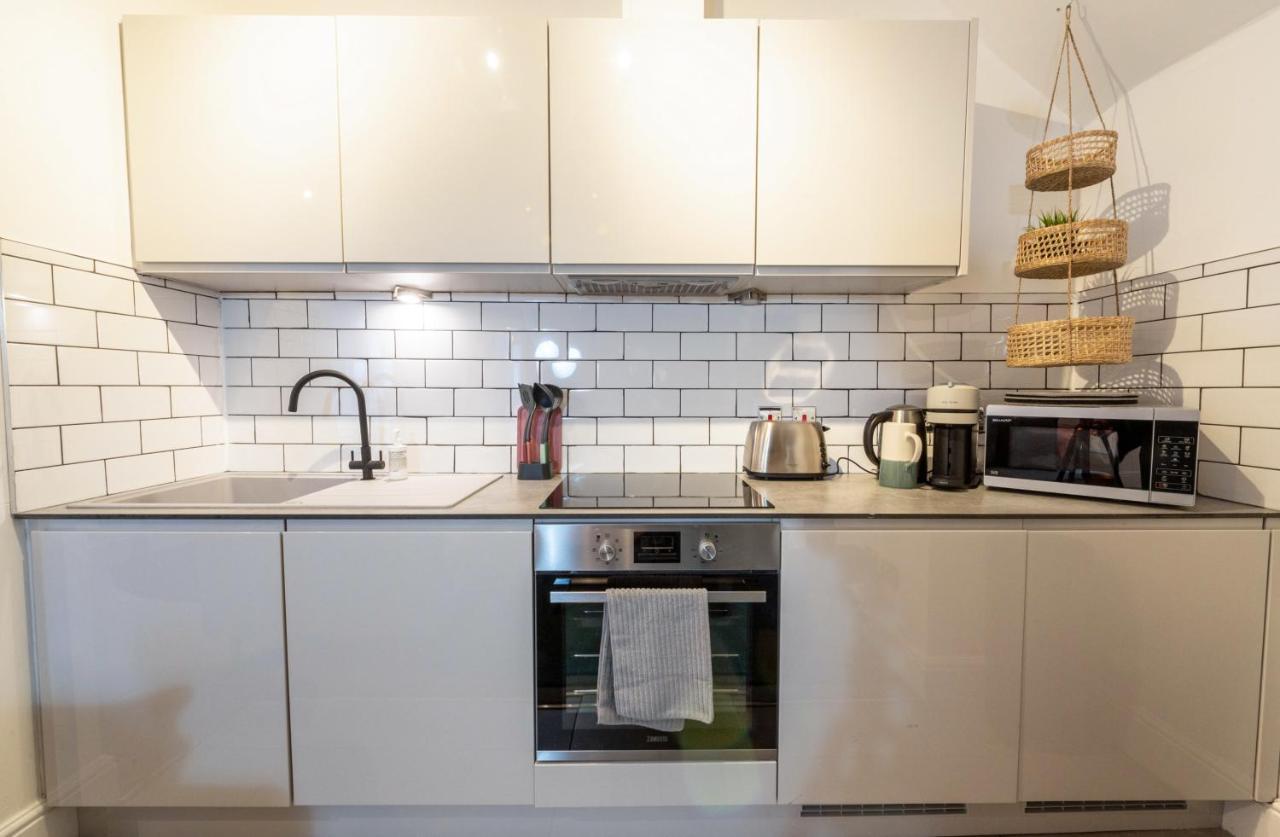 Contemporary Apartment On The Historic Rows Честер Екстер'єр фото