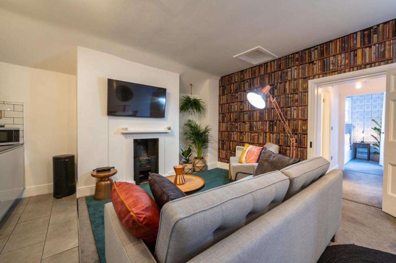Contemporary Apartment On The Historic Rows Честер Екстер'єр фото