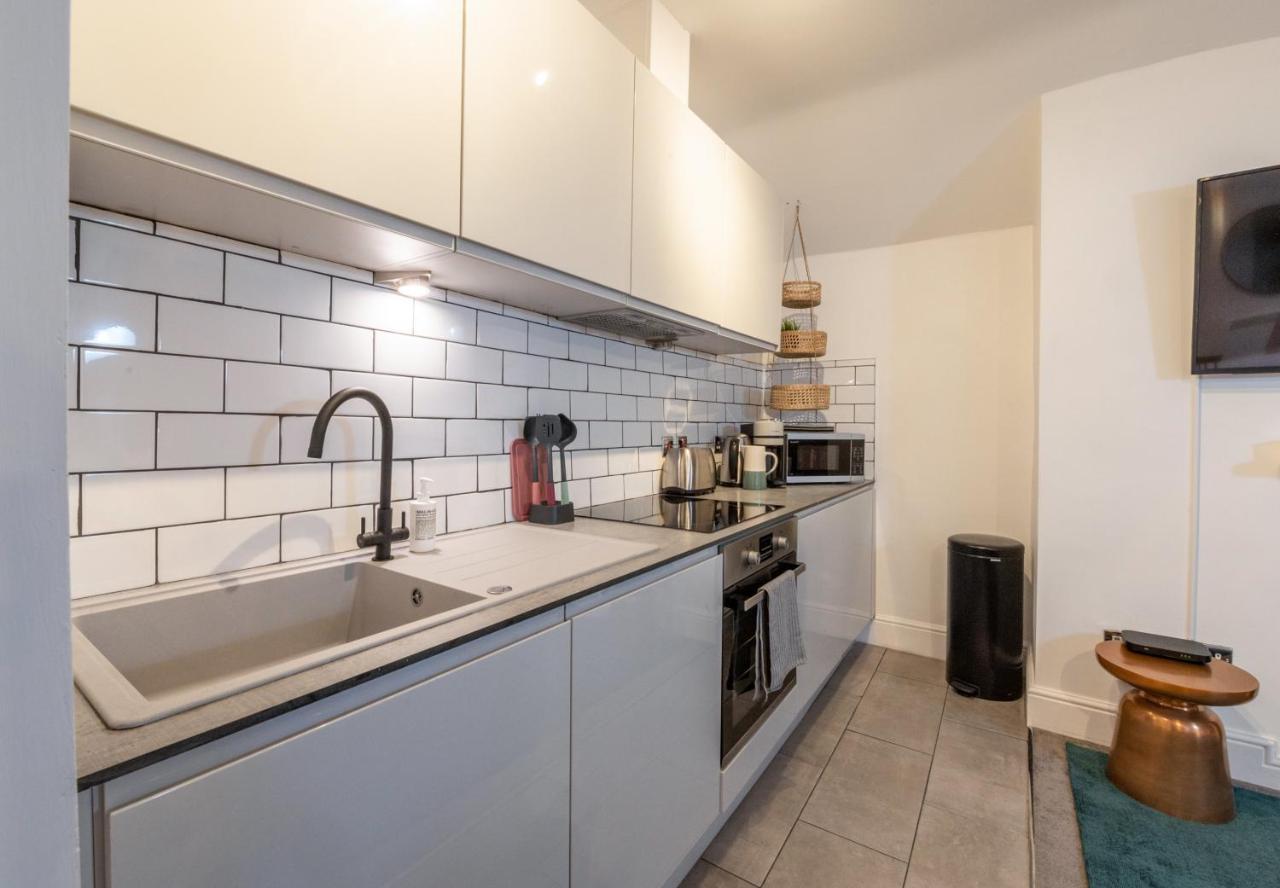 Contemporary Apartment On The Historic Rows Честер Екстер'єр фото