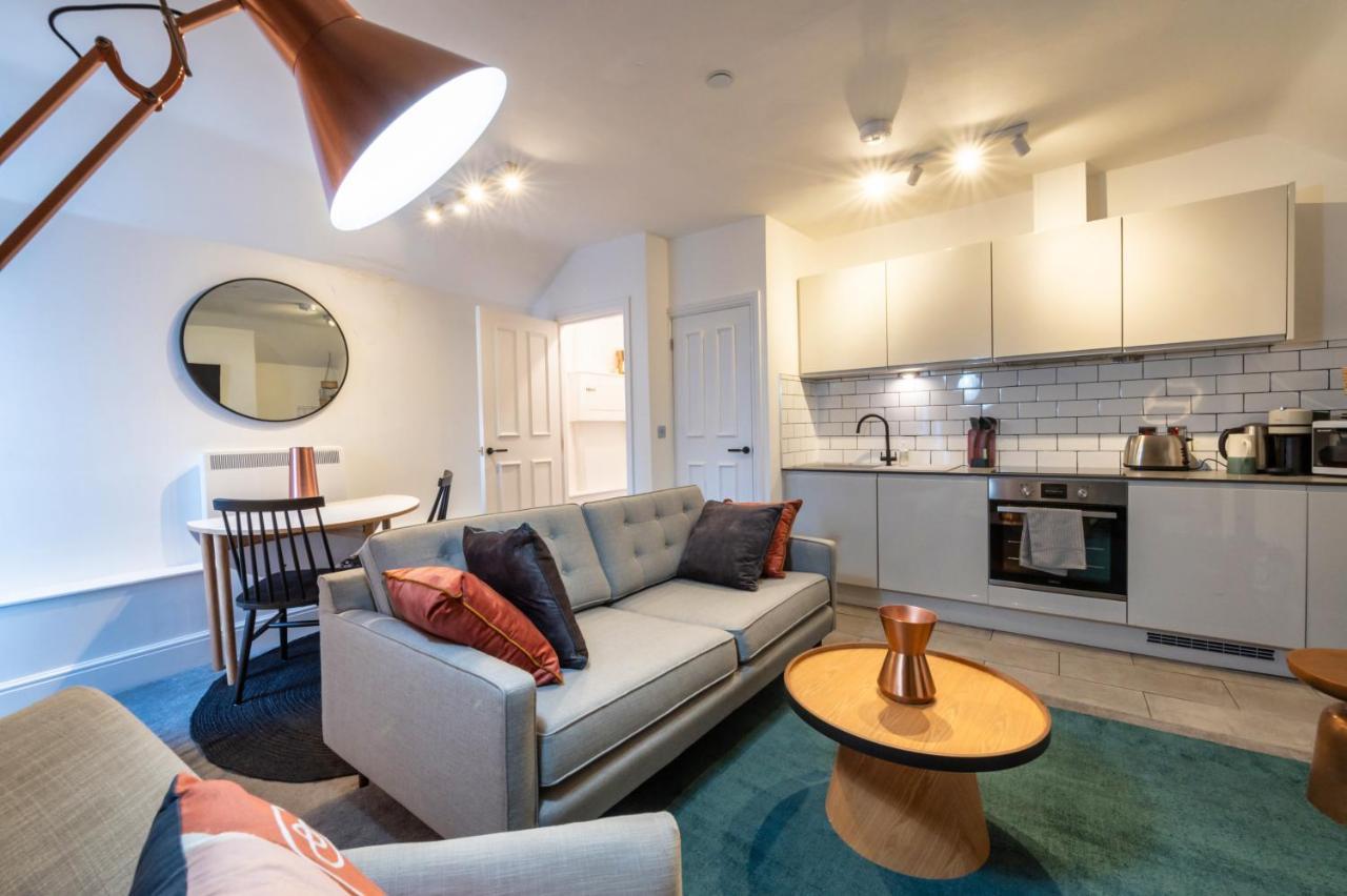 Contemporary Apartment On The Historic Rows Честер Екстер'єр фото
