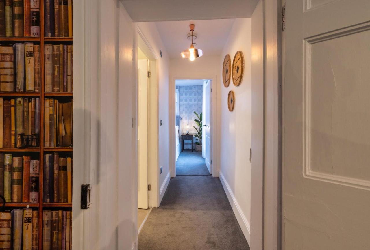 Contemporary Apartment On The Historic Rows Честер Екстер'єр фото