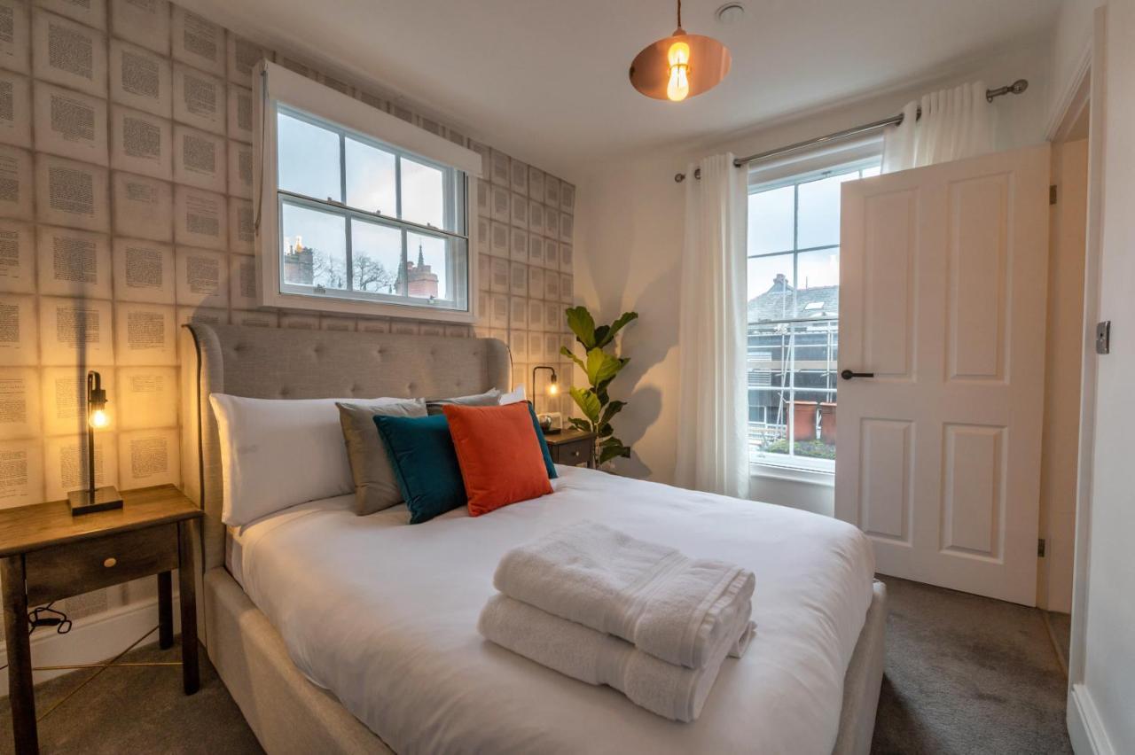 Contemporary Apartment On The Historic Rows Честер Екстер'єр фото